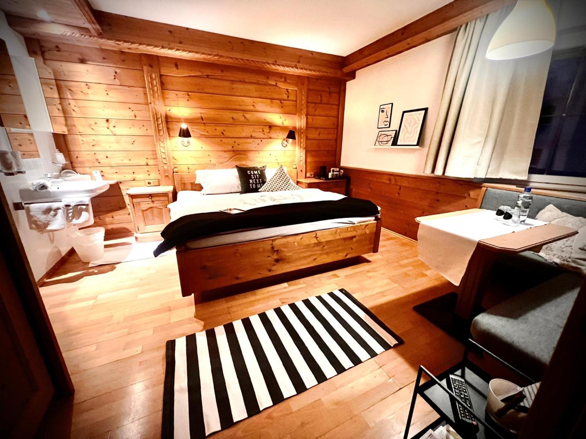 Haus Tirolerland Hotel Оец Екстериор снимка