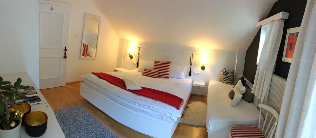Haus Tirolerland Hotel Оец Екстериор снимка
