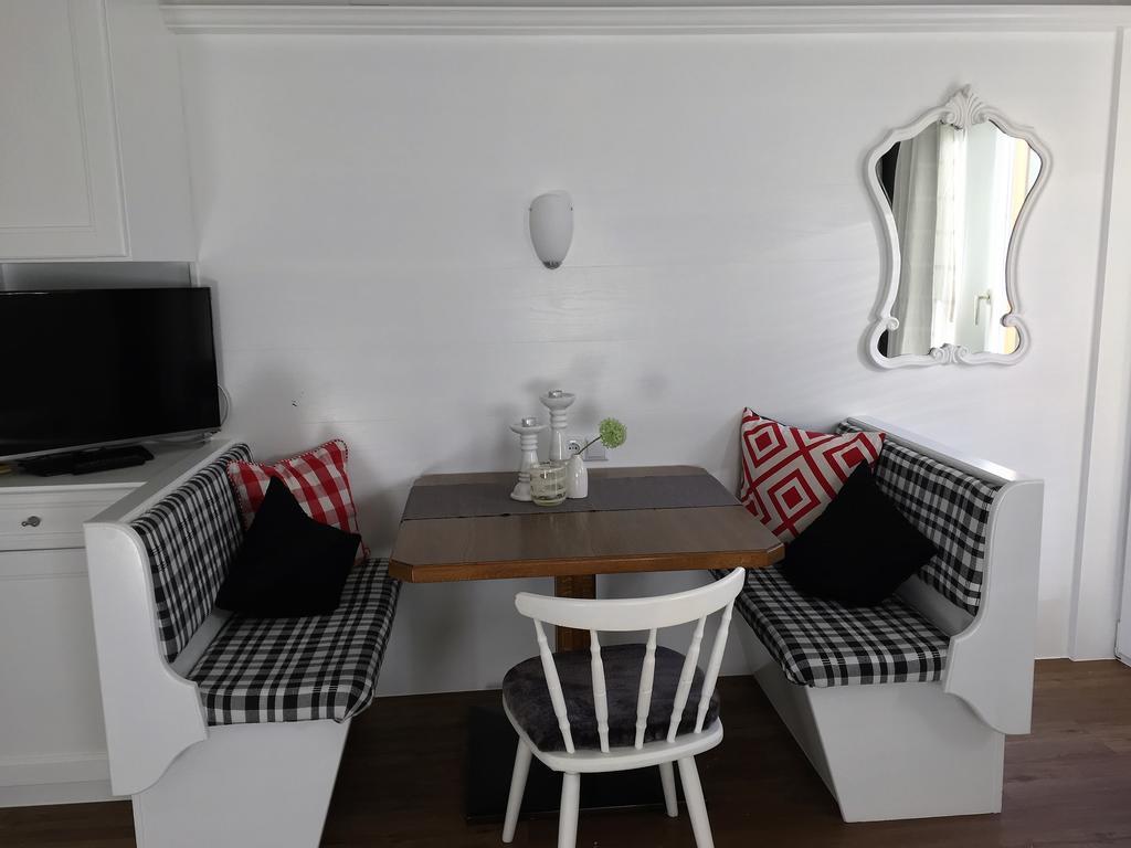 Haus Tirolerland Hotel Оец Екстериор снимка