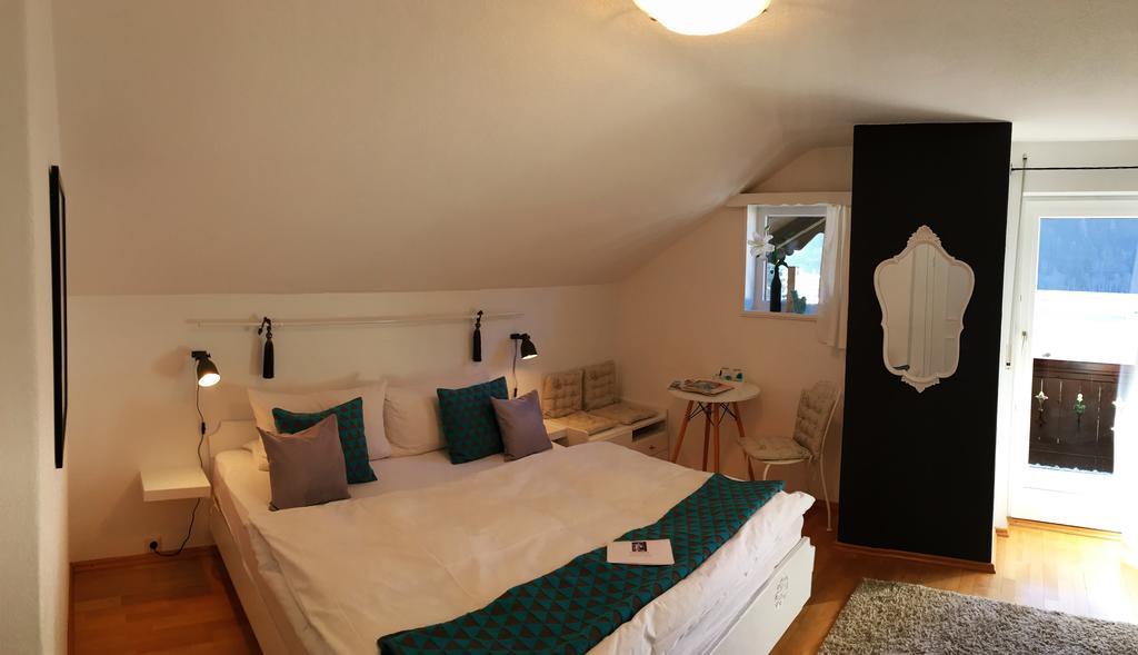 Haus Tirolerland Hotel Оец Екстериор снимка